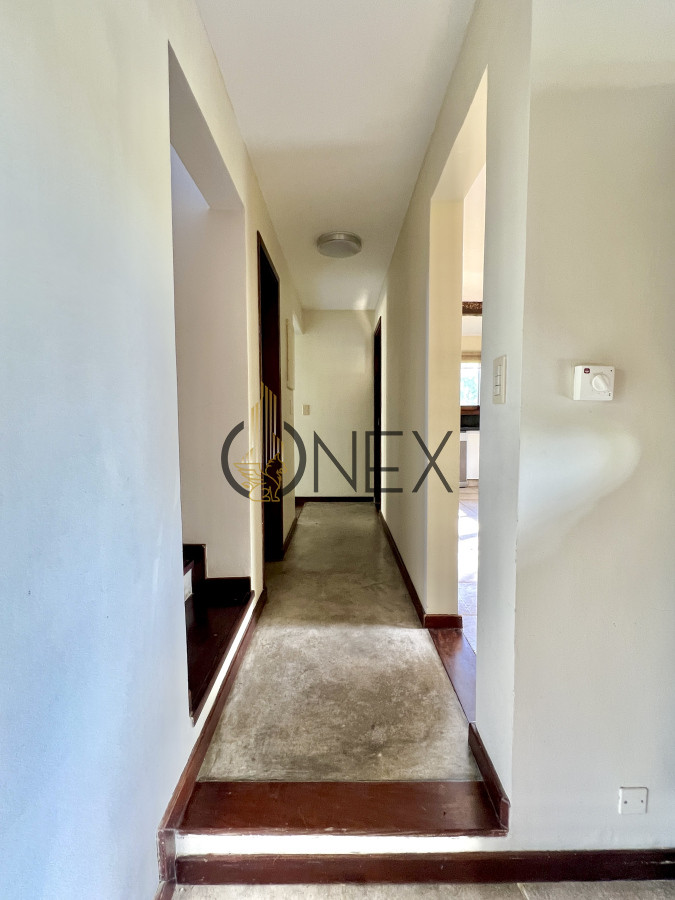 Casa ID.1871 - VENTA CASA 4 DORMITORIOS, 4 BAÑOS + SERVICIO, PISCINA Y PARRILLERO, BARRIO PRIVADO, LA TAHONA