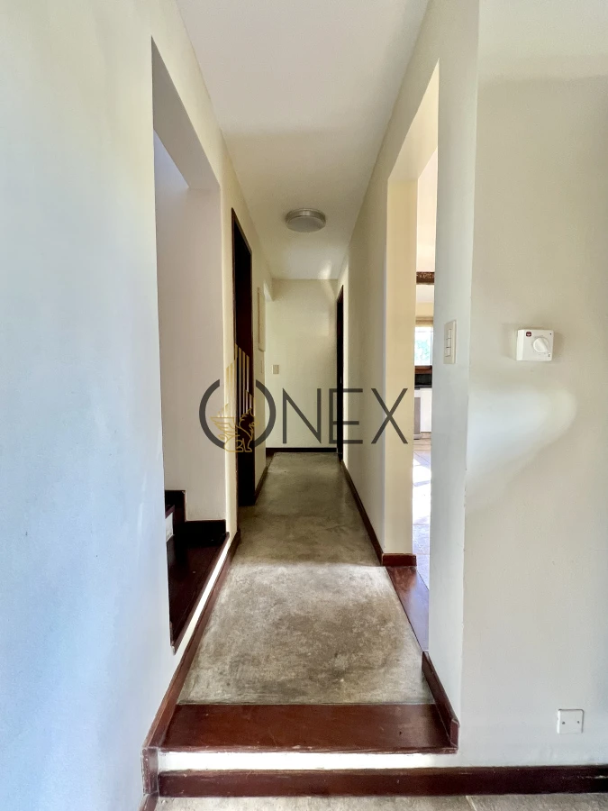 Casa ID.1871 - VENTA CASA 4 DORMITORIOS, 4 BAÑOS + SERVICIO, PISCINA Y PARRILLERO, BARRIO PRIVADO, LA TAHONA