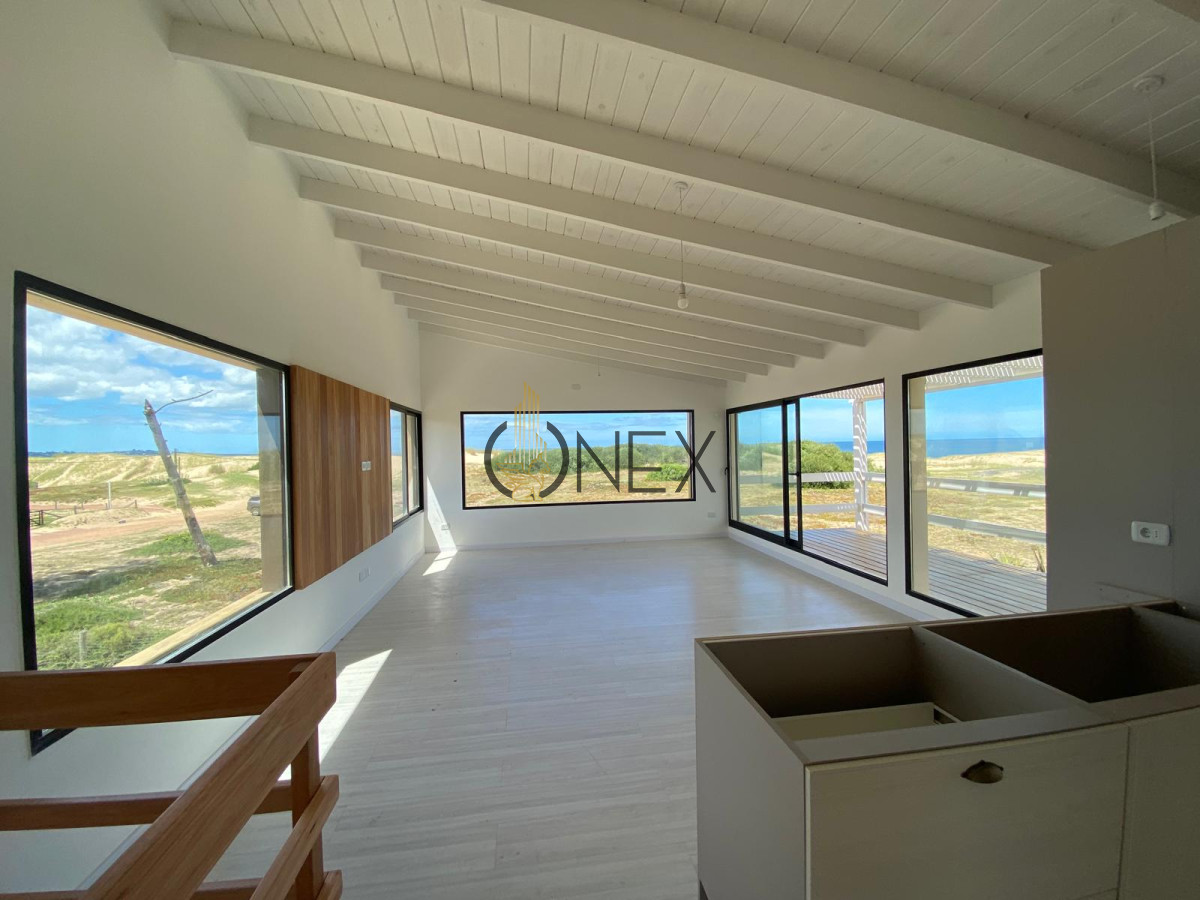 Casa ID.1404 - ¡Se vende espectacular casa a estrenar! de tres dormitorios, en Club del Lago, Punta Ballena  