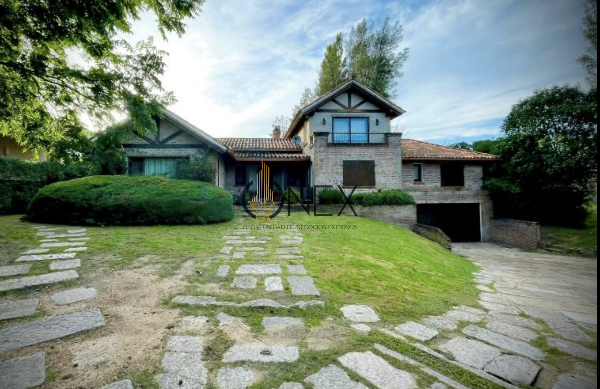 Casa ID.3373 - LUJO Y COMODIDAD Venta o Alquiler Casa Lomas Tahona 3D suite Playroom Estar Terraza Gge Piscina Parrillero