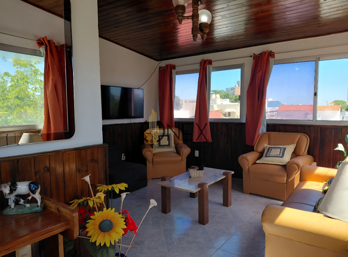 Casa ID.4194 - Oportunidad venta propiedad  dos casas  independientes + dependencia de servicio cerca de la rambla - Piriápolis