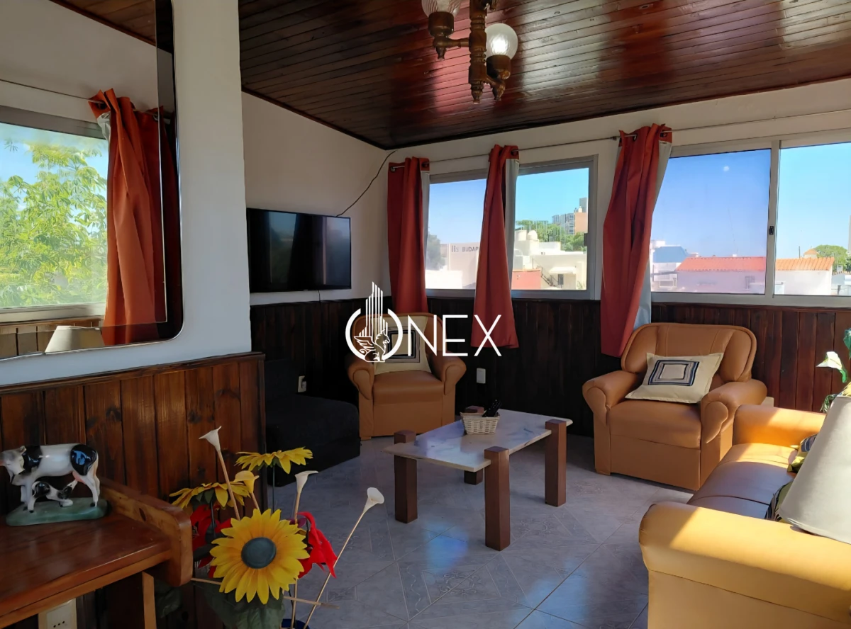 Casa ID.4194 - Oportunidad venta propiedad  dos casas  independientes + dependencia de servicio cerca de la rambla - Piriápolis