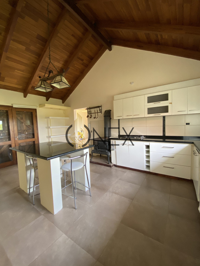 Casa ID.1557 - HERMOSA CASA DE PIEDRA EN VENTA 