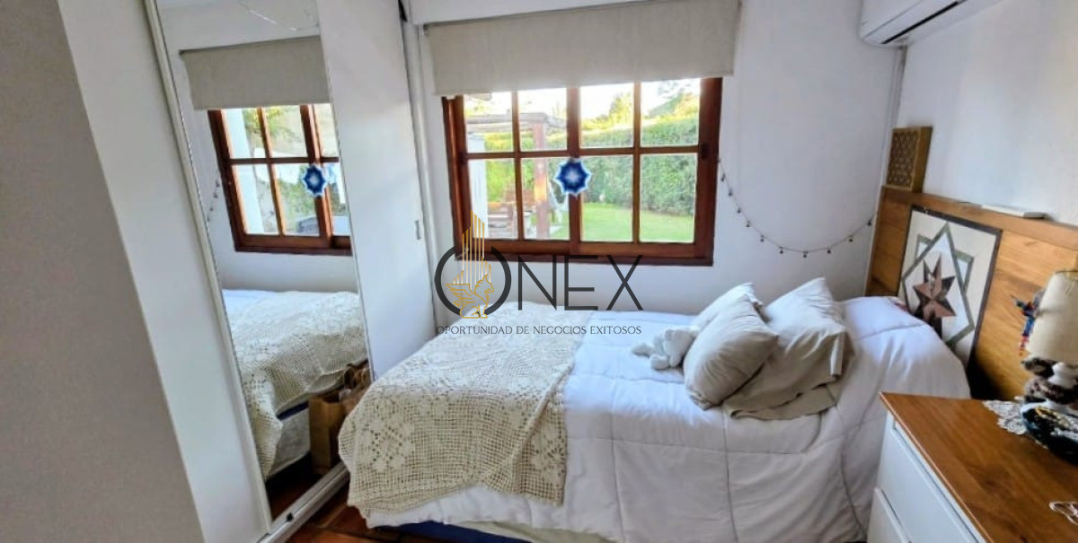 Casa ID.4078 - Encanto y Confort en Jardines de Cordoba , 3 Dorm U$S 350000 Mil Dólares 