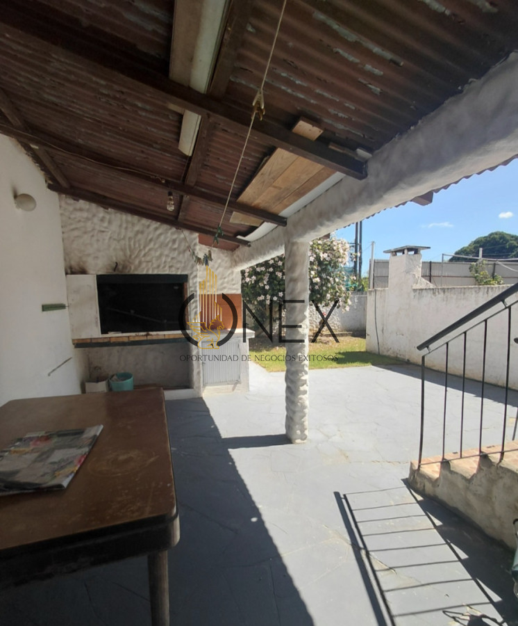 Casa ID.4194 - Oportunidad venta propiedad  dos casas  independientes + dependencia de servicio cerca de la rambla - Piriápolis