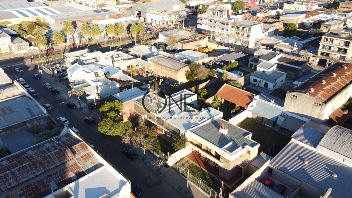 Casa ID.2575 - ESTRATEGICA PROPIEDAD CENTRICA EN VENTA 