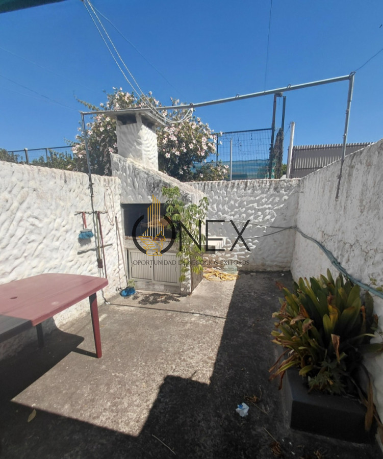 Casa ID.4194 - Oportunidad venta propiedad  dos casas  independientes + dependencia de servicio cerca de la rambla - Piriápolis