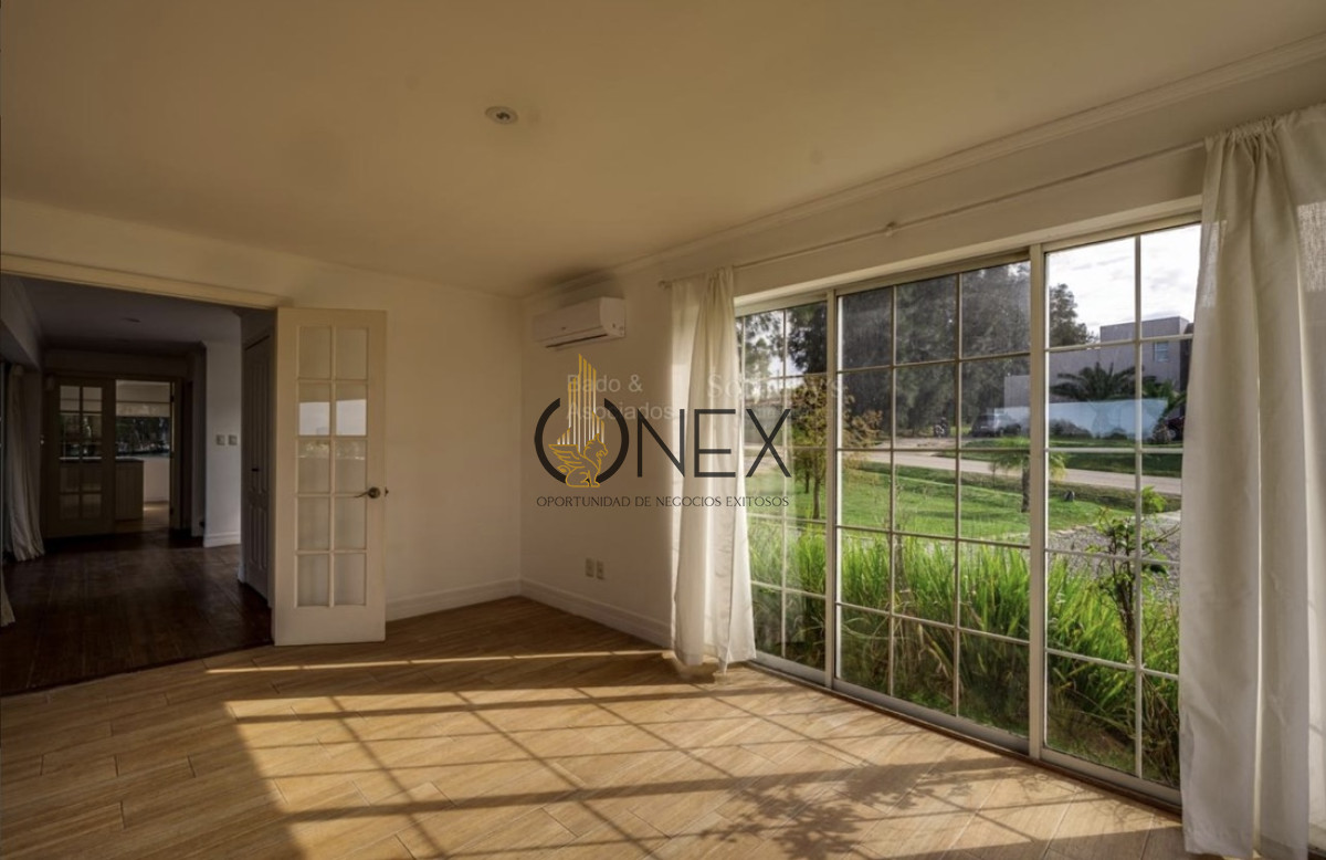 Casa ID.3374 - TU NUEVA VIDA EMPIEZA ACÁ! Venta Casa Altos la Tahona 3D Suite, estar, 2 plantas excelente ubicación  