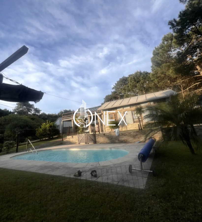 Casa ID.4627 - Oportunidad venta de casa en Maldonado solanas cuatro dormitorios cuatro baños piscina climatizada terraza con parrillero