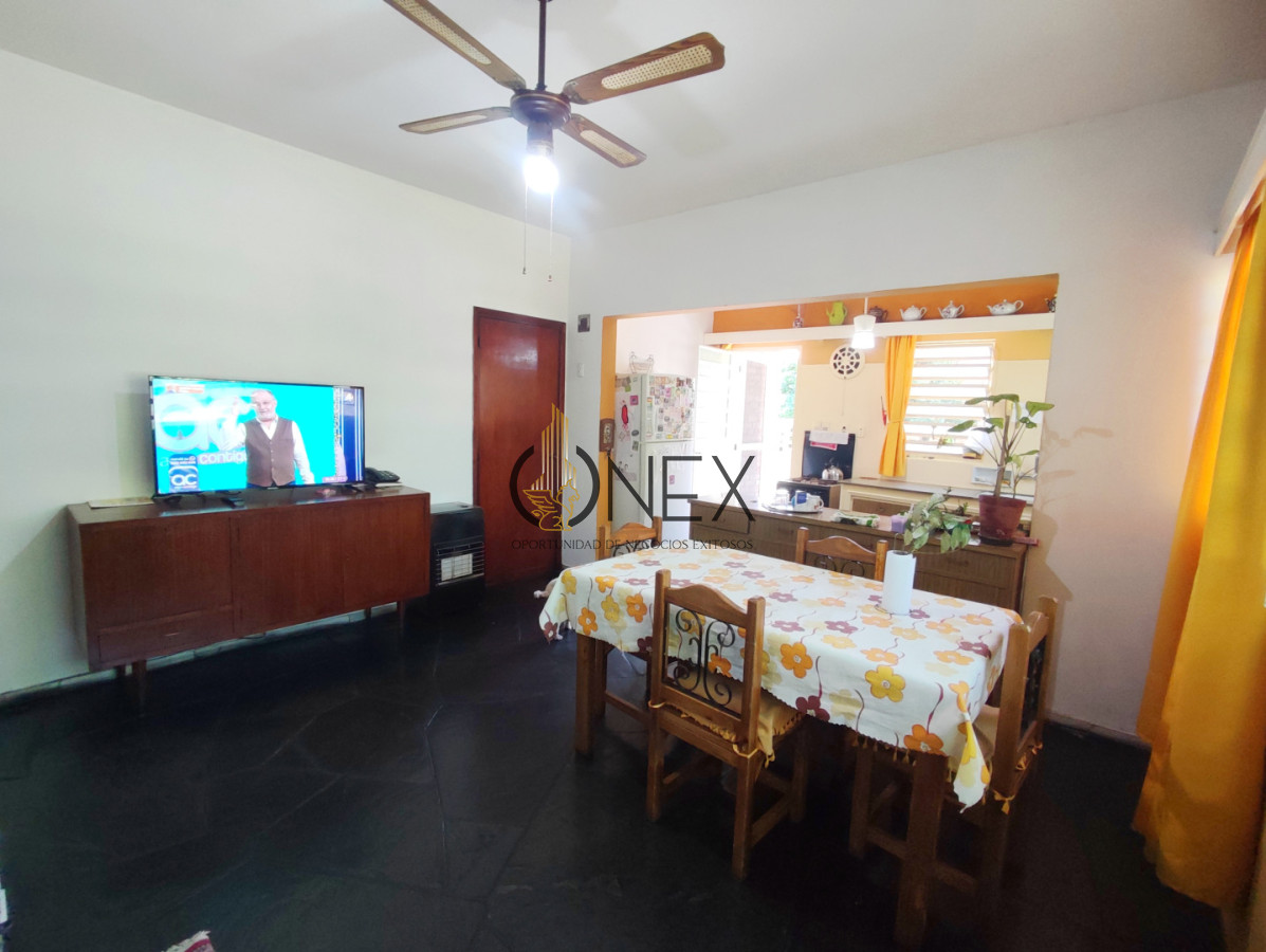 Casa ID.3774 - Casa en Venta de 7 dormitorios en Solymar a mts de la Rambla