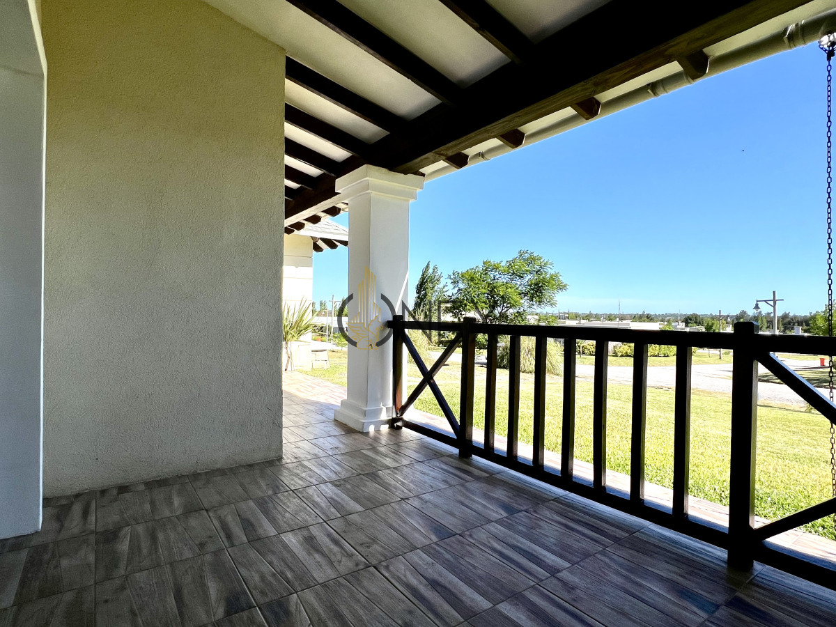 Casa ID.2001 - VENTA CASA CON RENTA 3 DORMITORIOS, CON PORCH Y PARRILLERO, BARRIO PRIVADO, LA TAHONA