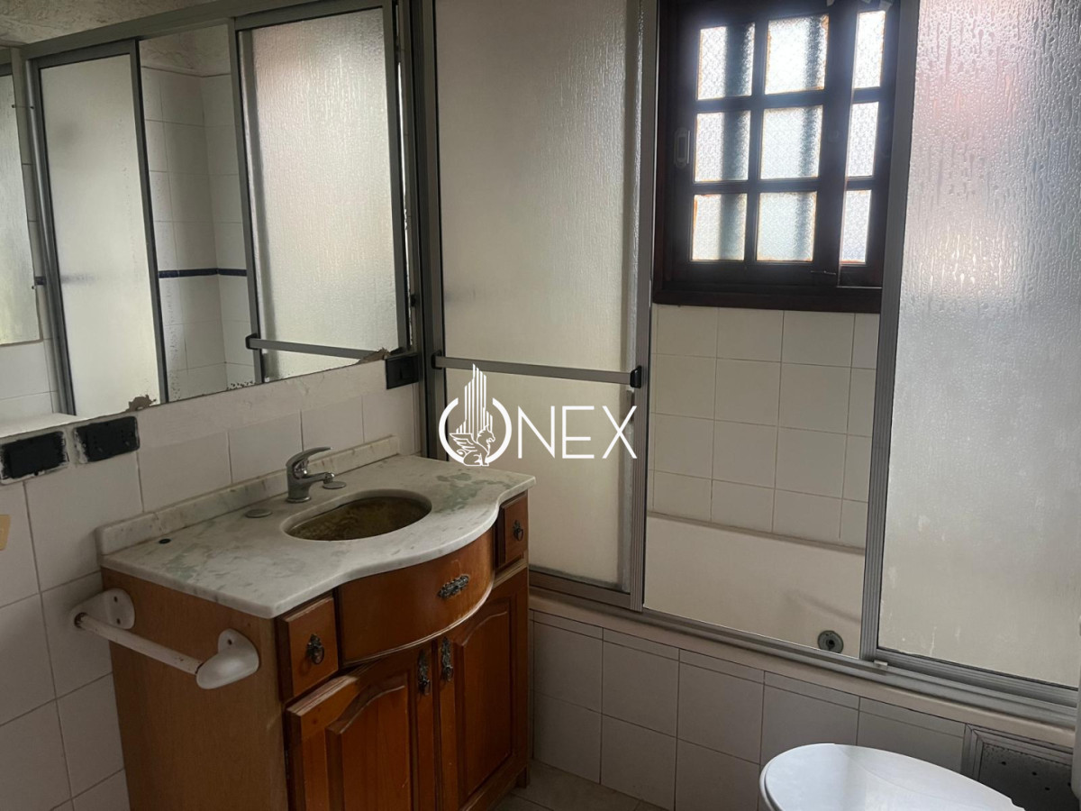 Casa ID.4580 - Venta casa de 4 dormitorios y 4 baños a 5 cuadras de la playa mansa.