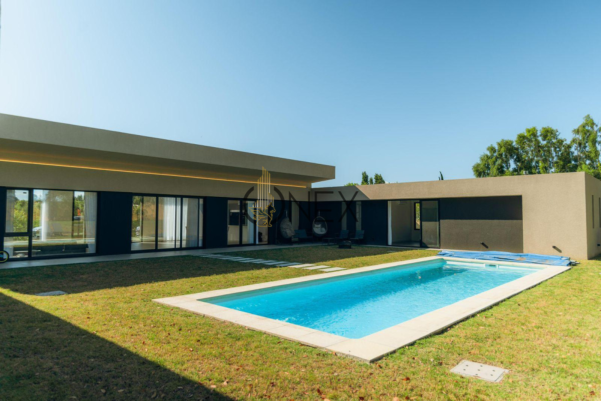 Casa ID.1587 - SE VENDE CASA EN BARRIO PRIVADO CARMEL