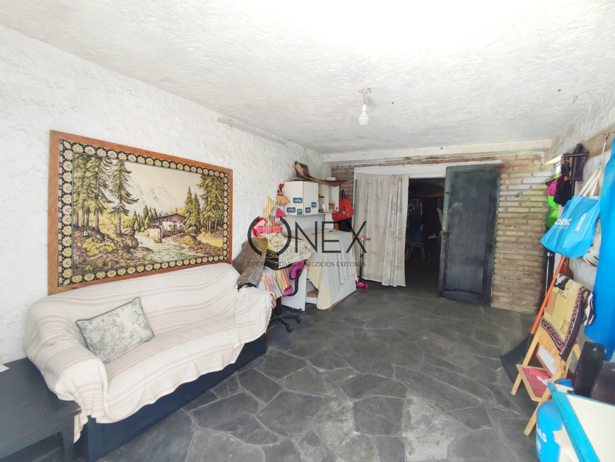 Casa ID.3774 - Casa en Venta de 7 dormitorios en Solymar a mts de la Rambla