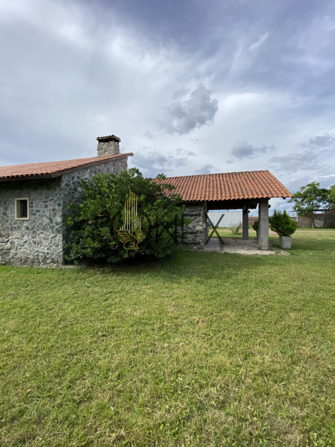 Casa ID.1557 - HERMOSA CASA DE PIEDRA EN VENTA 