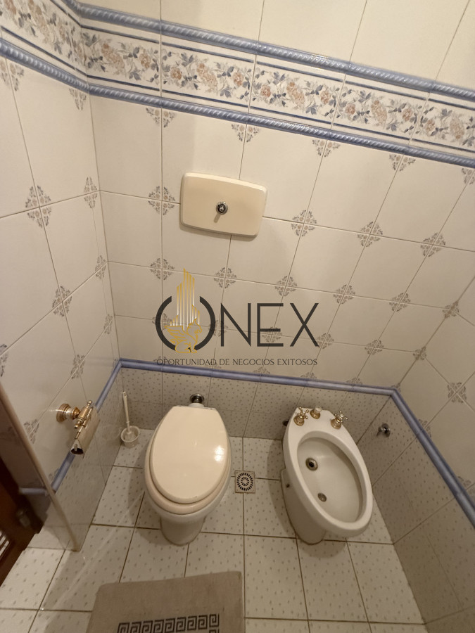 Casa ID.3526 - Se vende casa 5 dormitorios a pasos del centro de Tacuarembó 