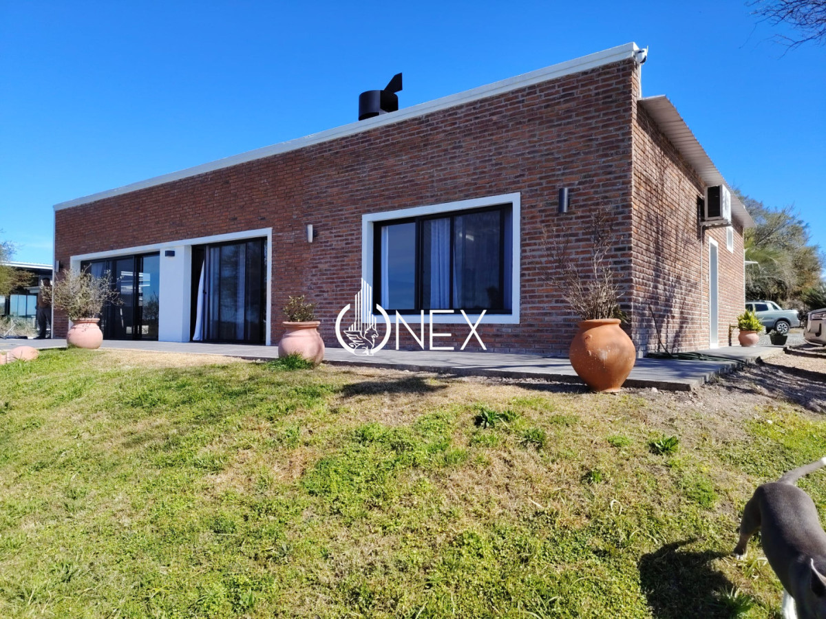 Casa ID.4951 - HERMOSA PROPIEDAD EN VENTA CON APARTAMENTO INDEPENDIENTE 