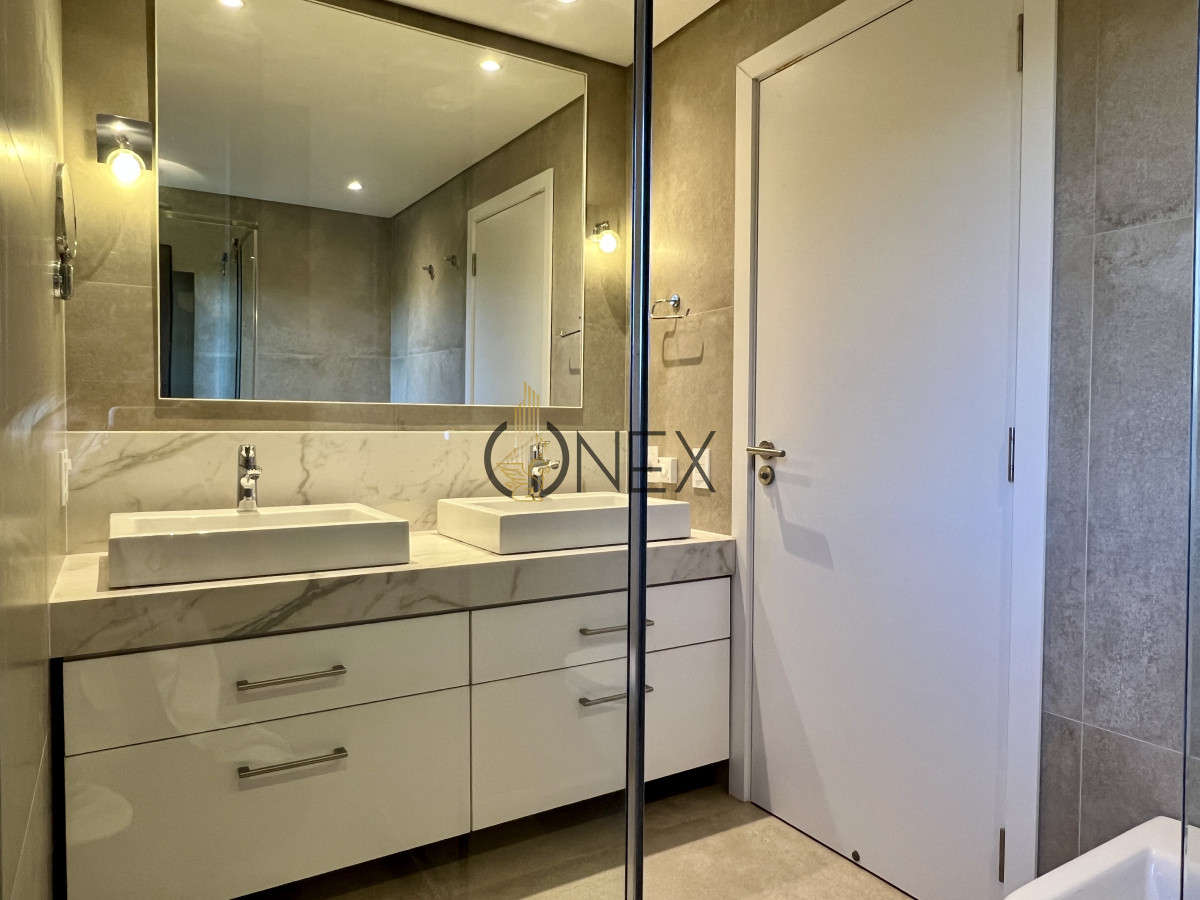 Casa ID.1871 - VENTA CASA 4 DORMITORIOS, 4 BAÑOS + SERVICIO, PISCINA Y PARRILLERO, BARRIO PRIVADO, LA TAHONA