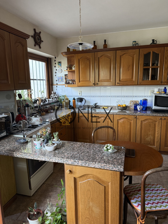 Casa ID.3526 - Se vende casa 5 dormitorios a pasos del centro de Tacuarembó 