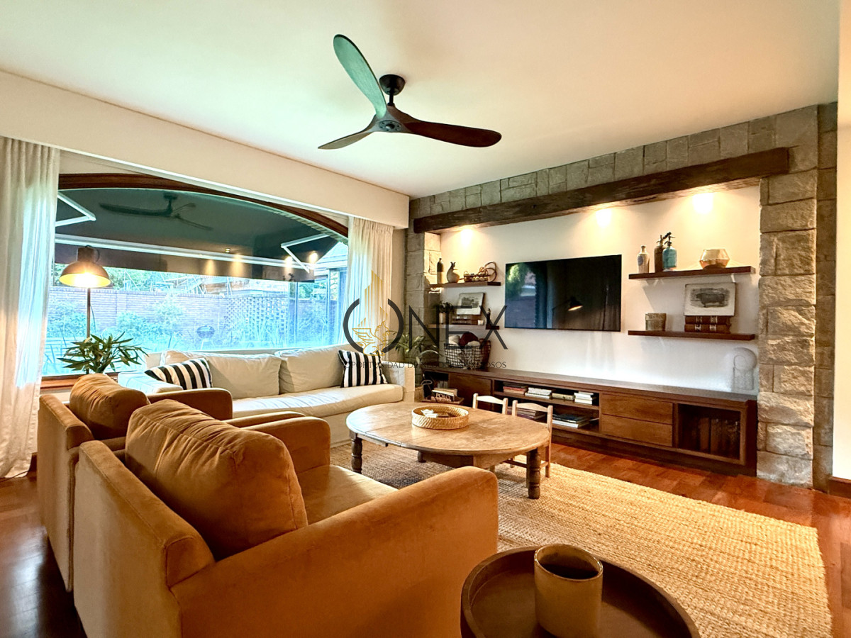 Casa ID.3611 - VENTA CASA 4 DORMITORIOS + SERVICIO, CARRASCO SUR