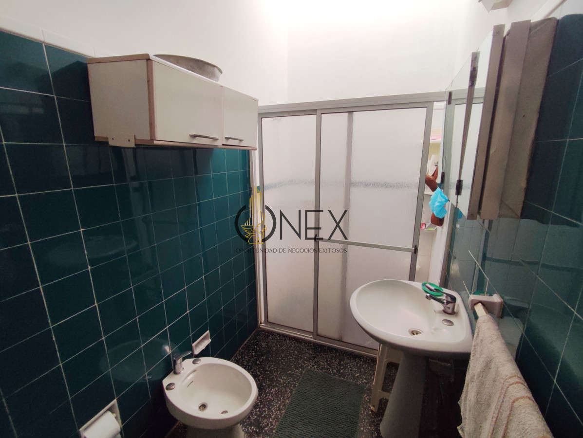 Casa ID.3774 - Casa en Venta de 7 dormitorios en Solymar a mts de la Rambla