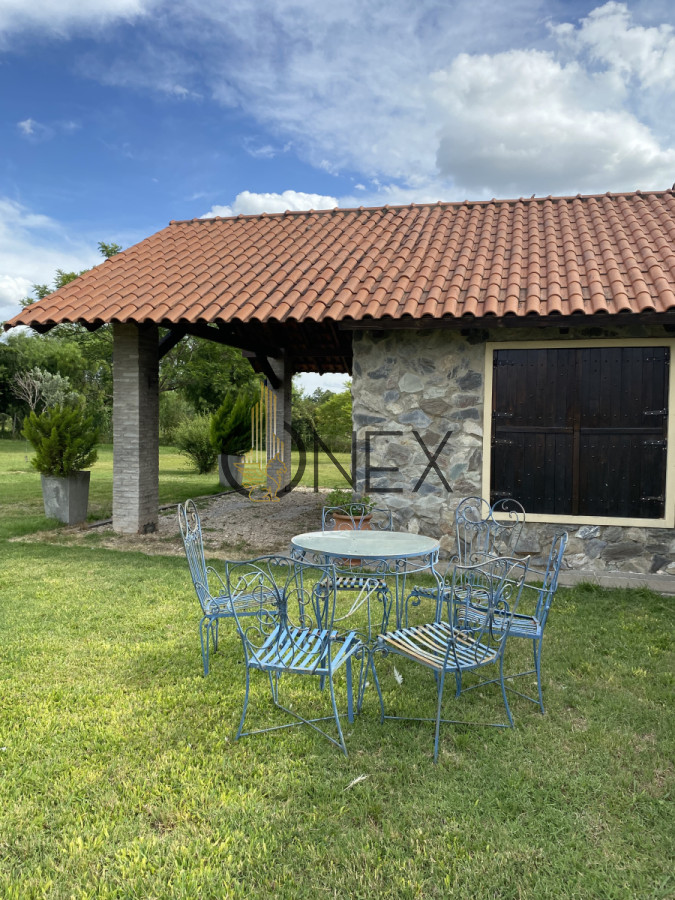Casa ID.1557 - HERMOSA CASA DE PIEDRA EN VENTA 