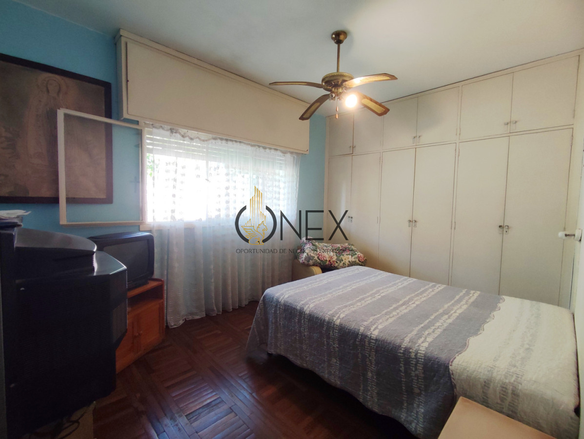 Casa ID.3774 - Casa en Venta de 7 dormitorios en Solymar a mts de la Rambla