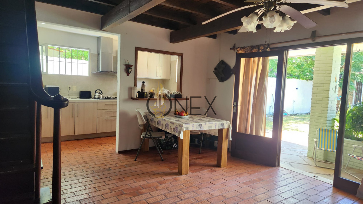Casa ID.1663 - Casa en venta