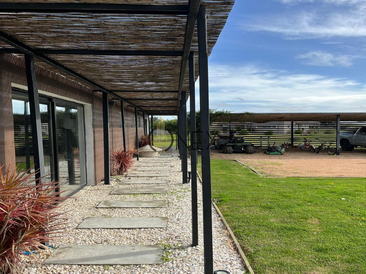 Casa ID.1036 - Se vende casa en barrio privado El Quijote Maldonado