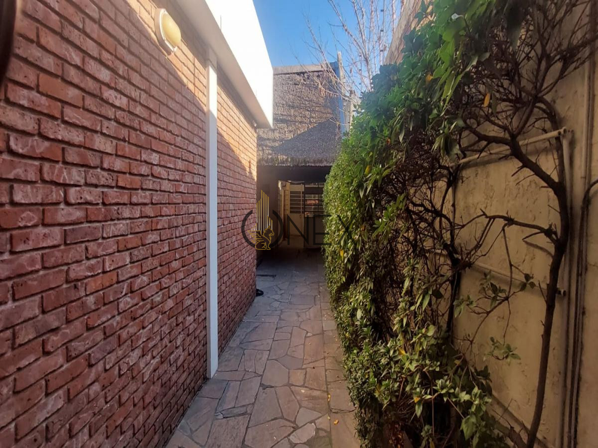 Casa ID.1081 - Excelente OPORTUNIDAD VENTA IDEAL INVERSION DOS CASAS Y UN GALPON BARRIO LA TEJA  MONTEVIDEO