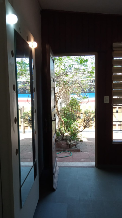 Imagen de Casa y apartamento con entrada independiente en venta!!