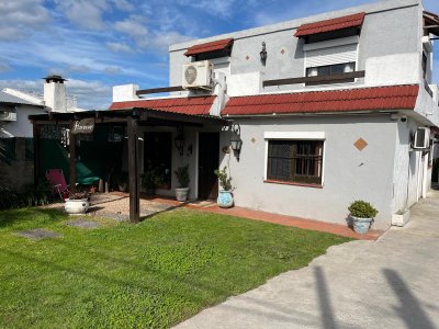 OPORTUNIDAD DE COMPRA DE EXCELENTE CASA DE CUATRO DORMITORIOS EN MALDONADO 
