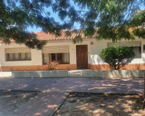 CASA EN VENTA REP. ARGENTINA PAYSANDU