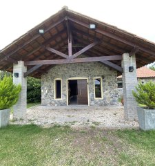 HERMOSA CASA DE PIEDRA EN VENTA