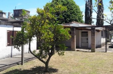 Venta de casa con monoambiente Marindia Sur amplio terreno con entrada para cuatro autos