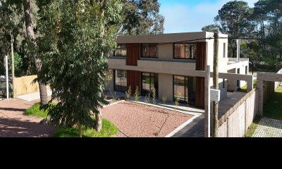 Venta casas 4 suites espectaculares a estrenar equipadas en Solanas