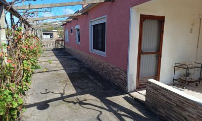 Oportunidad Se Vende Casa de 100mt2 +264mt2 Padrón de 570mt2