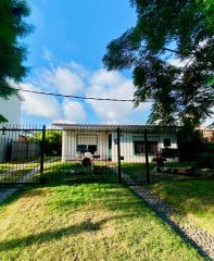 SE VENDE CASA EN MALDONADO. BARRIO LA LOMA. EXCELENTE UBICACIÓN