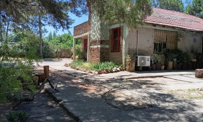 Oportunidad casa en venta en Pinamar en excelente estado con gran terreno