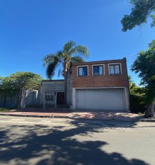 SE VENDE GRAN CASA EN CENTRO DE PAYSANDU