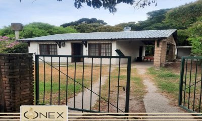 SE VENDE 2 CASAS EN EL MISMO PADRÓN EN PINAMAR SUR