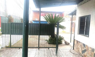 Venta de Casa en Peñarol 3 habitaciones, predio totalmente cercado!