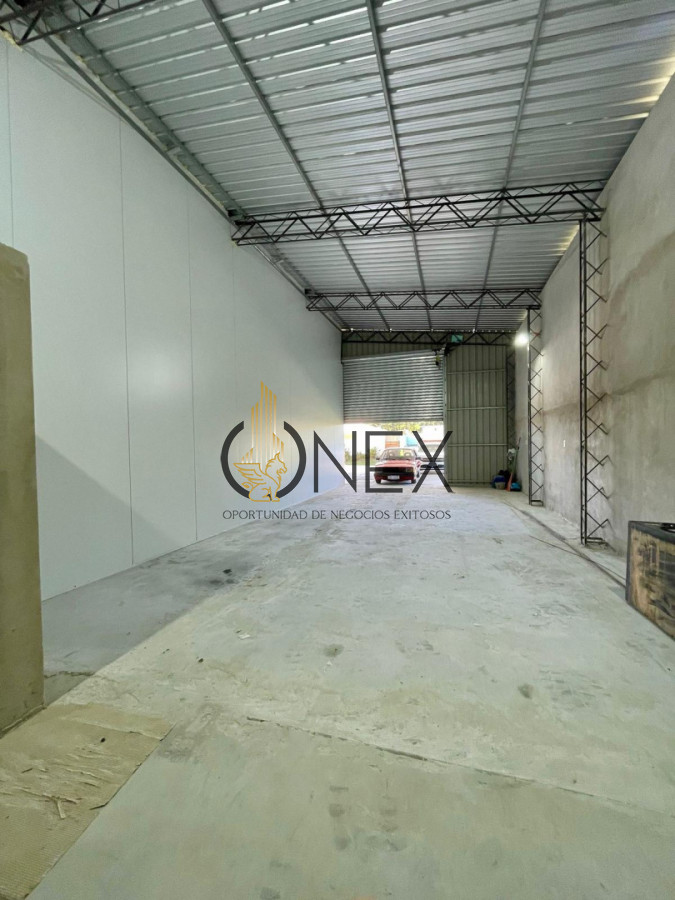 Galpón ID.4235 - Se Alquila Galpón Avda Lussich. Maldonado