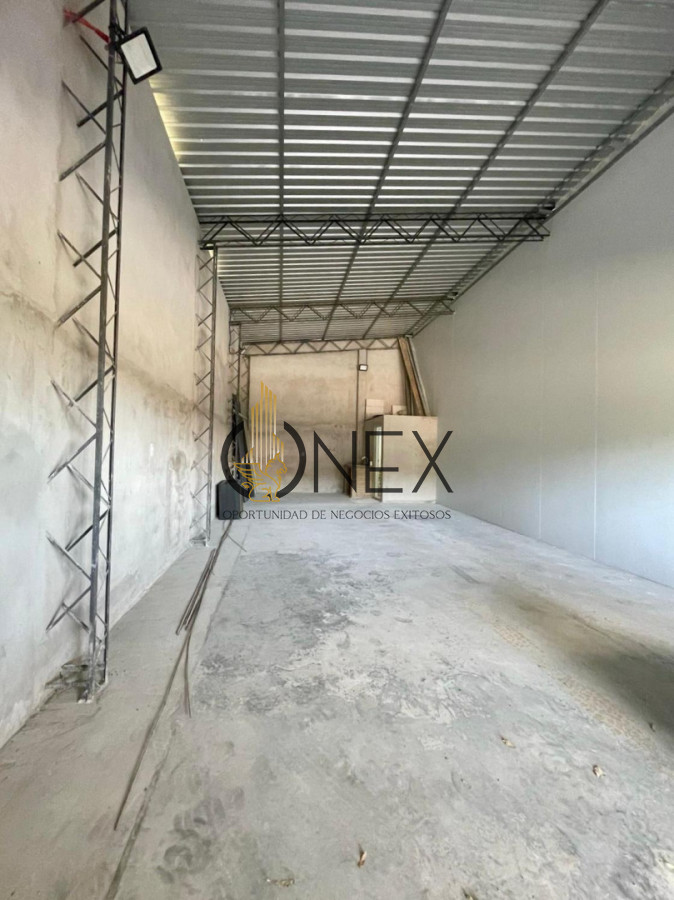 Galpón ID.4235 - Se Alquila Galpón Avda Lussich. Maldonado