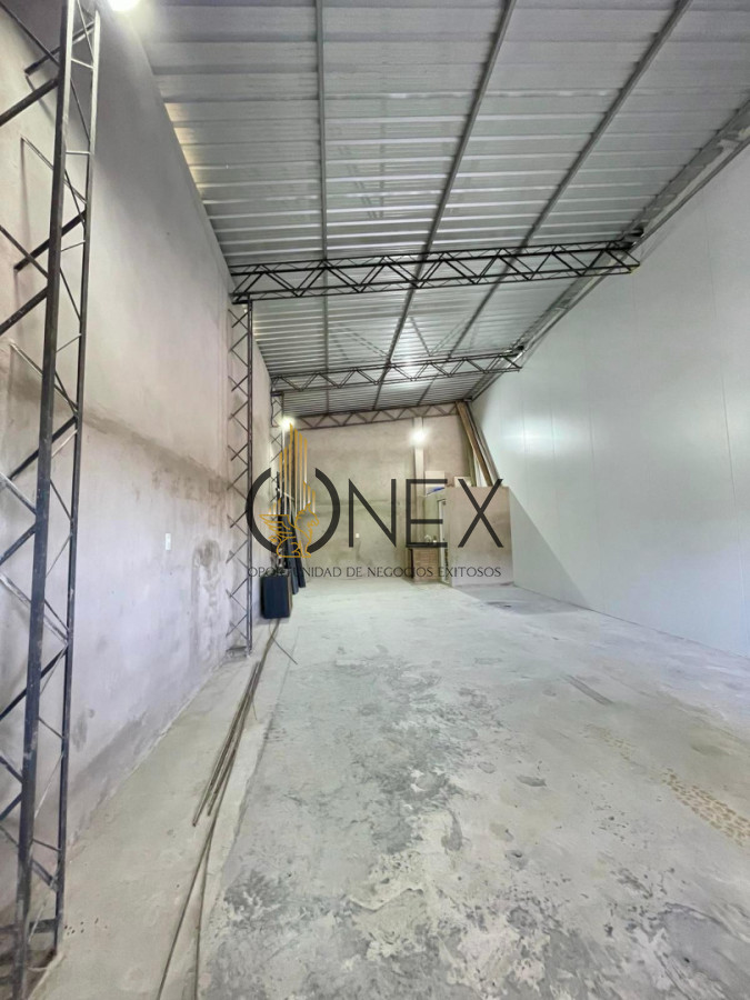 Galpón ID.4235 - Se Alquila Galpón Avda Lussich. Maldonado