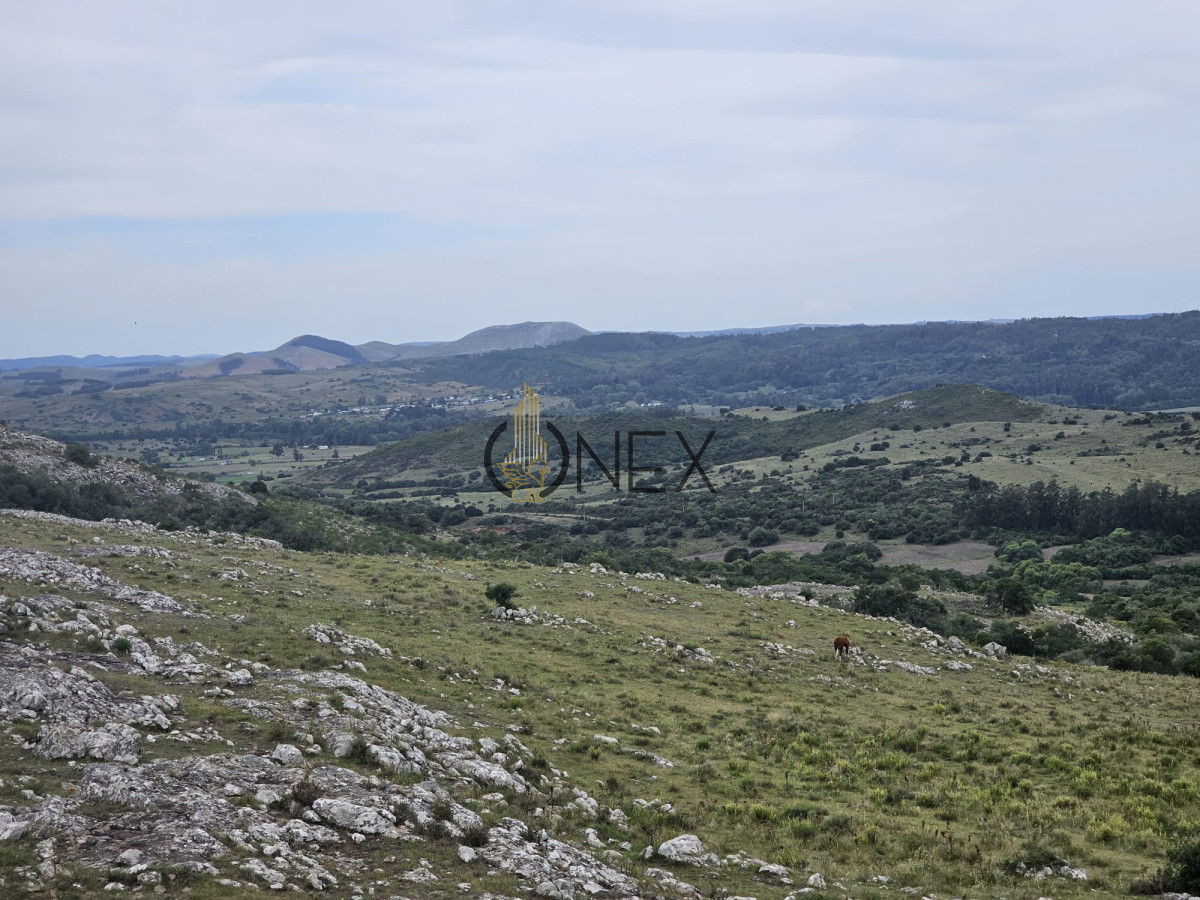 Chacra ID.2790 - Chacra con vista panorámica a minutos de Minas - Ideal para vivir o descansar.