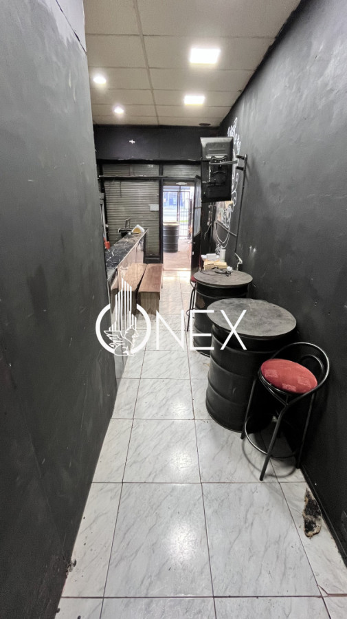 Local Comercial ID.4625 - Venta de Llave - Local Gastronómico (Hamburgueseria - Pizzeria) sobre Av. Gral. Flores🍔🍕 