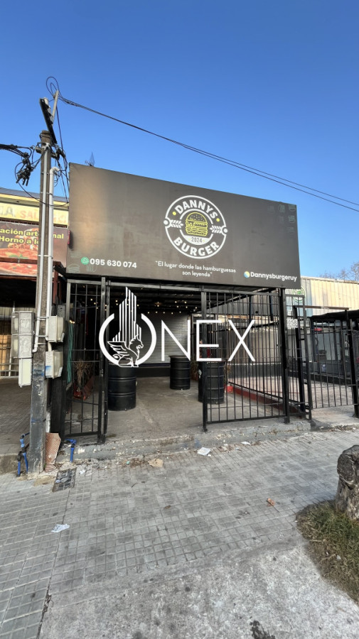Local Comercial ID.4625 - Venta de Llave - Local Gastronómico (Hamburgueseria - Pizzeria) sobre Av. Gral. Flores🍔🍕 