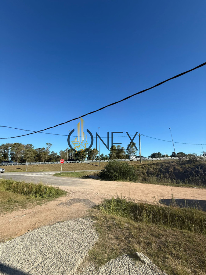 Local Comercial ID.4360 - Se alquila Local, en Parque del Plata norte. 