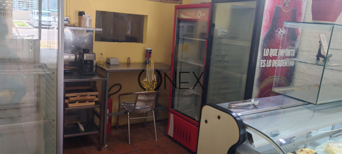 Local Comercial ID.3629 -  Se vende llave de local ubicado frente al costa urbana